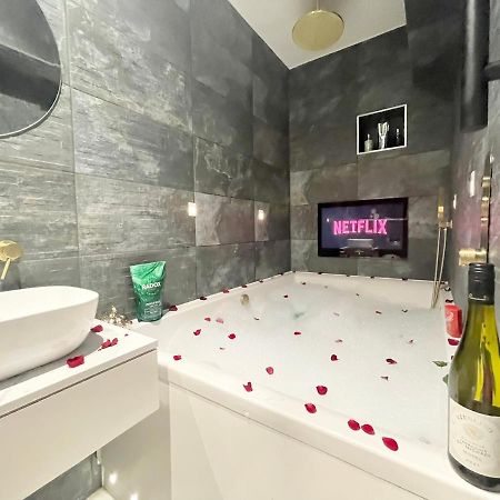 Cloud9 Guest House - By Coastline Retreats - 2 Bedroom Self Contained Garden Flat - Luxury Bath, Netflix, Superfast Wifi, Parking Included Bournemouth Exterior foto