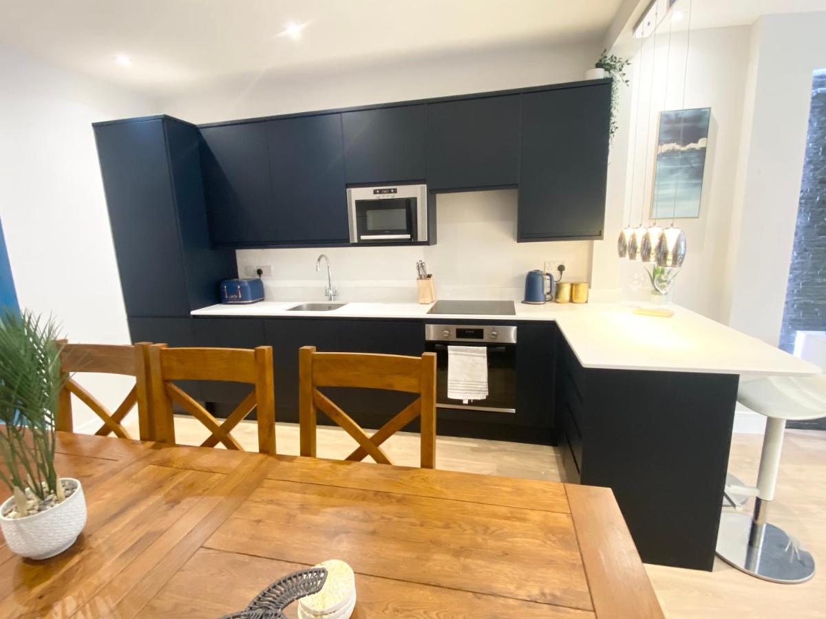 Cloud9 Guest House - By Coastline Retreats - 2 Bedroom Self Contained Garden Flat - Luxury Bath, Netflix, Superfast Wifi, Parking Included Bournemouth Exterior foto