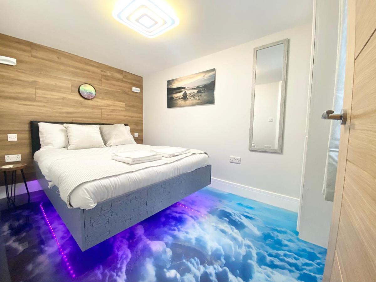 Cloud9 Guest House - By Coastline Retreats - 2 Bedroom Self Contained Garden Flat - Luxury Bath, Netflix, Superfast Wifi, Parking Included Bournemouth Exterior foto